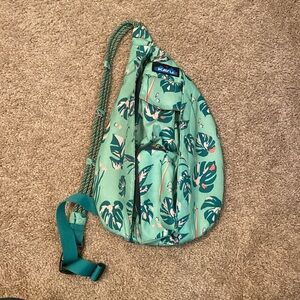 Kavu mini rope sling bag. Like new condition. Comes from a smoke-free home.